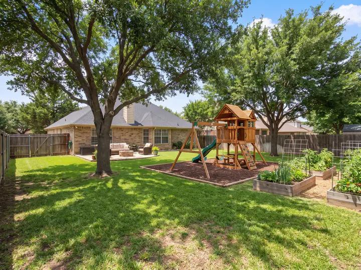 Photo 4 of 4, Updated ranch with a deep backyard
